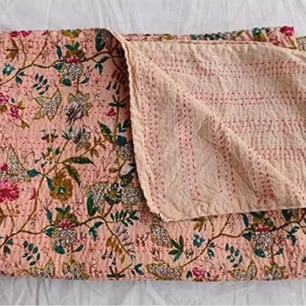 Kanthra throw blanket